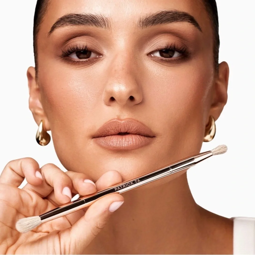 Patrick Ta BUNDLE Major Dimensions Eyeshadow Palette in Light & Eyeshadow Brush